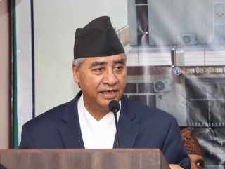 देउवाले थाले पार्टी नेताहरुसँग छलफल