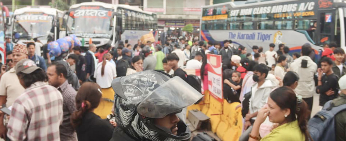दसैँमा घर फर्किनेको लर्को, उपत्यकाबाट ५ लाख यात्री बाहिरिए